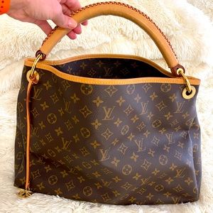 Louis Vuitton Artsy SOLD!!